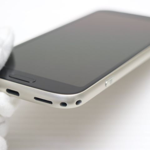 新品同様 SIMフリー らくらくスマートフォン F-53E ゴールド スマホ