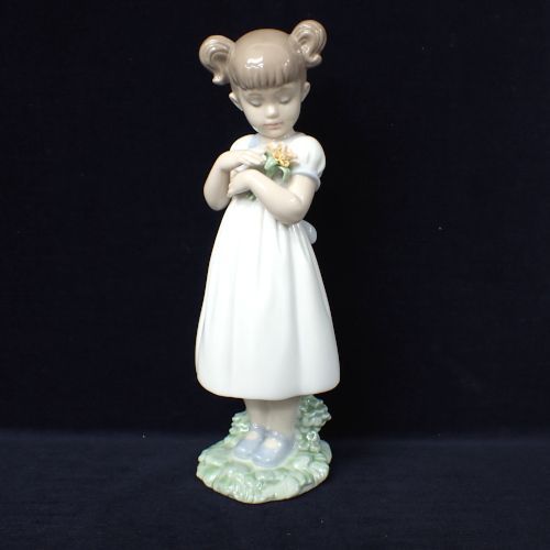 リヤドロ LLADRO 素敵なお花 8021 フィギュリン 置物 - メルカリ