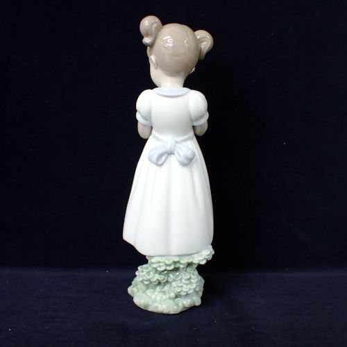 リヤドロ LLADRO 素敵なお花 8021 フィギュリン 置物 - メルカリ
