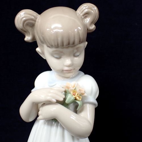 リヤドロ LLADRO 素敵なお花 8021 フィギュリン 置物 - メルカリ