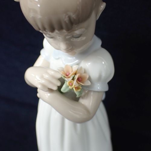 リヤドロ LLADRO 素敵なお花 8021 フィギュリン 置物 - メルカリ
