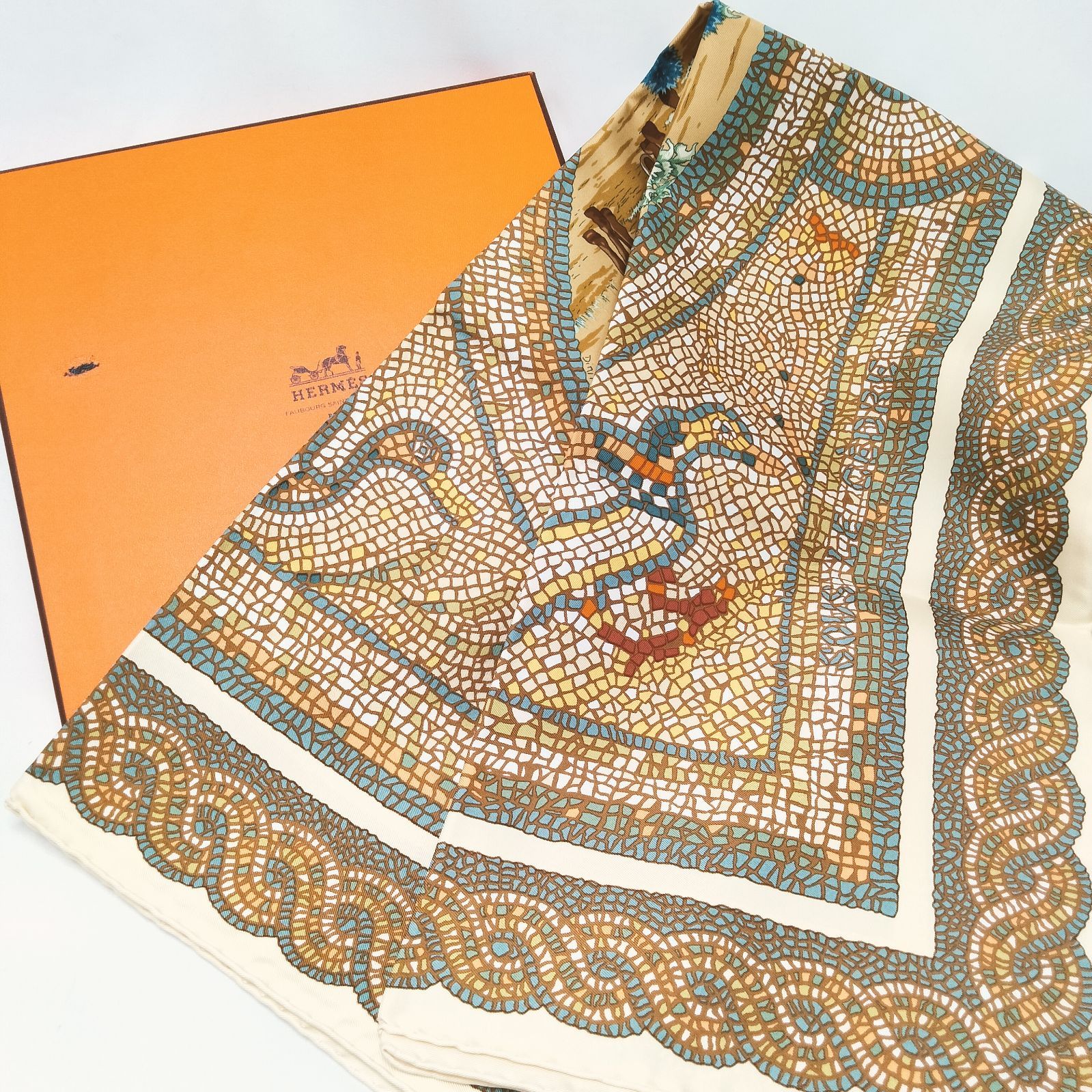 ✨HERMES✨エルメス カレ90 ヒマラヤ杉の下で 大判スカーフ