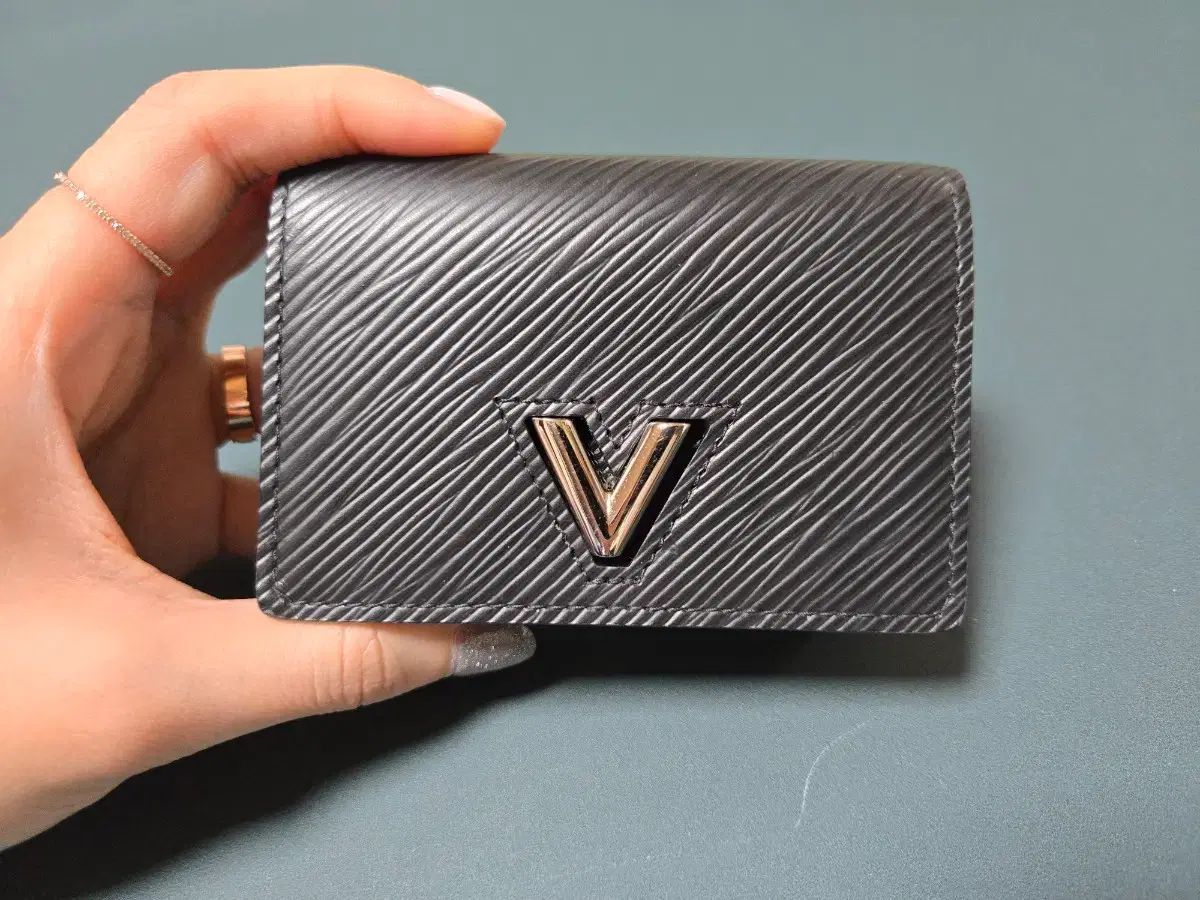 Louis Vuitton ルイヴィトン ツイスト カードウォレット