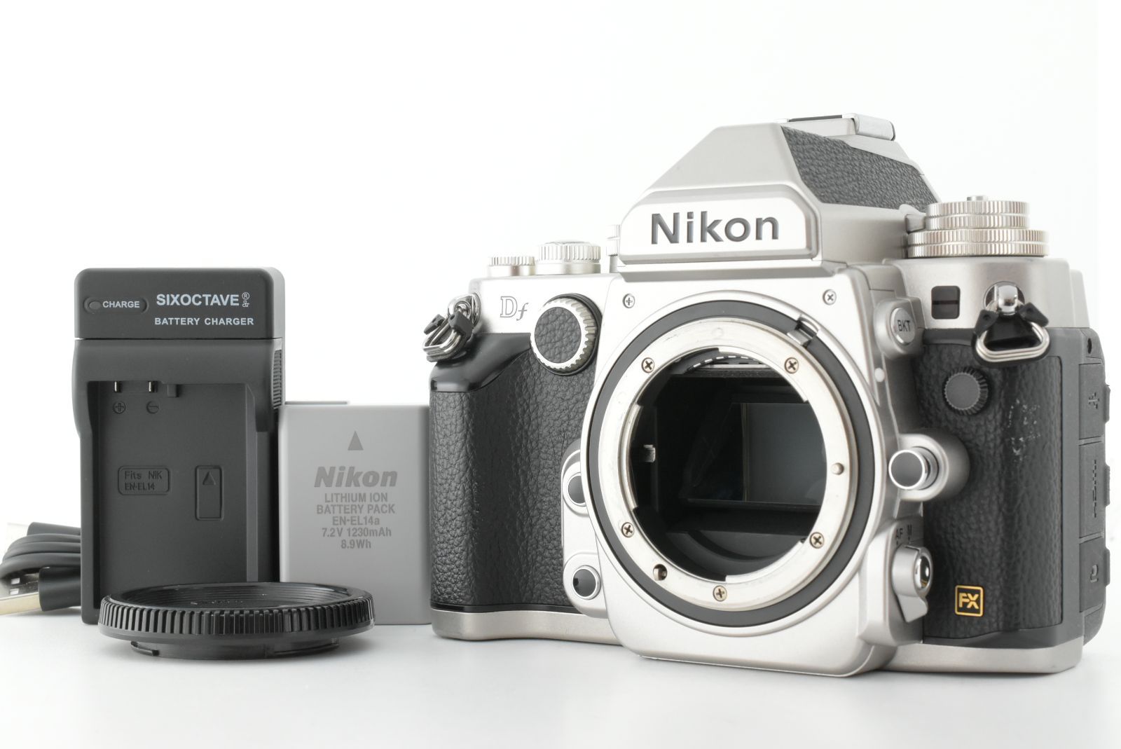 【美品】シャッターカウント 2247回 Nikon ニコン Df Silver シルバー デジタル 一眼レフカメラ Digital Camera (EF-TN-JP2386)