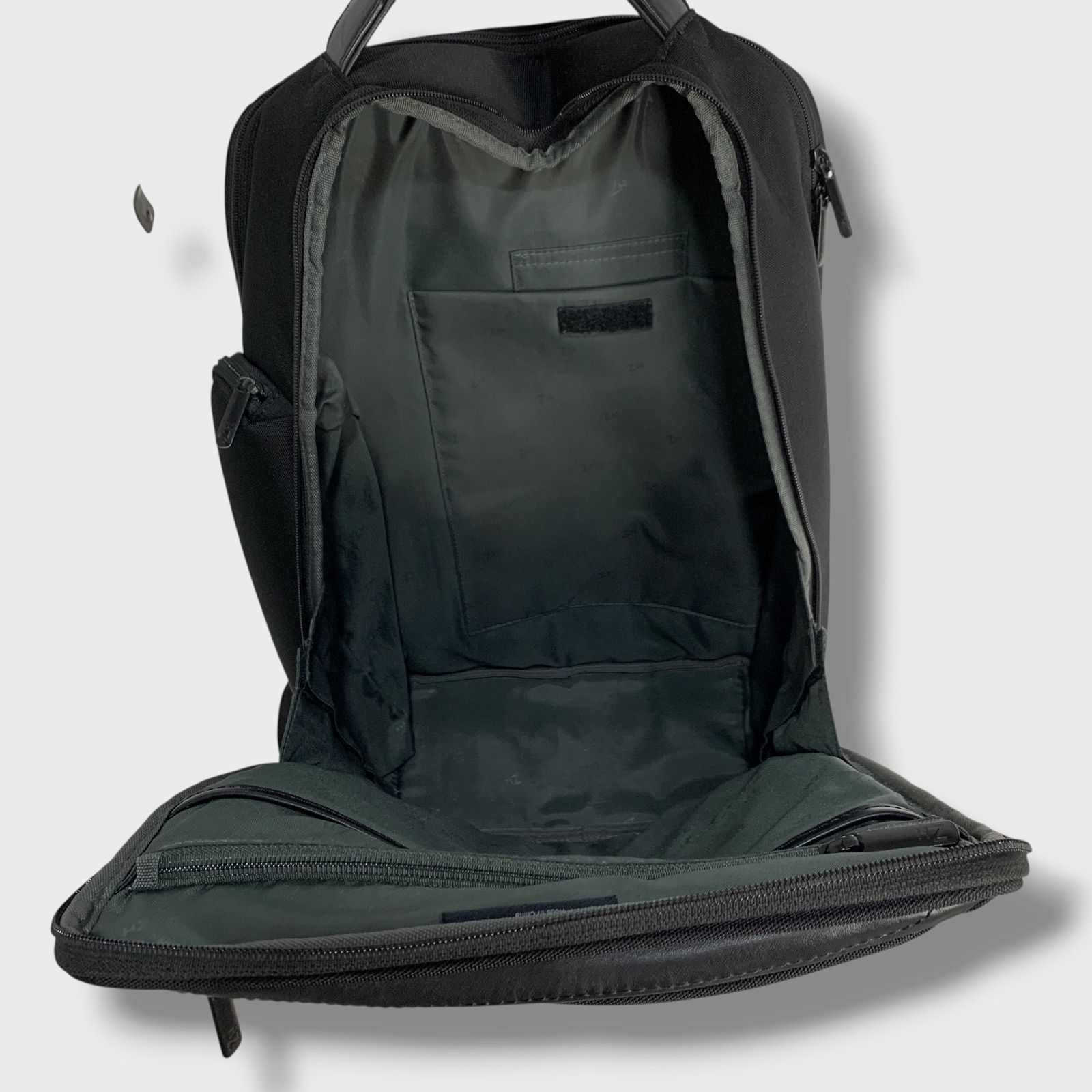 ☆美品☆ZERO HALLIBURTON☆ゼロハリバートン☆PRF4.0ナイロンソフト 