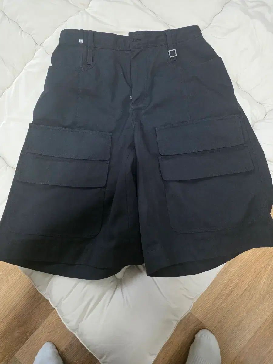 ウーヨンミ(WOOYOUNGMI) 23fw ワイド カーゴ バミューダパンツ 24,872円