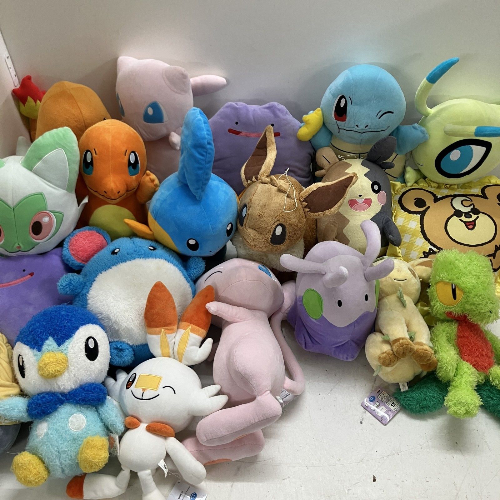 ◆ Pokemon ポケモン 21点 まとめ商品 ぬいぐるみ クッション ユキワラシ ヌメラ ヒメグマ ニャオハ ポケモンセンターありなど 現状品