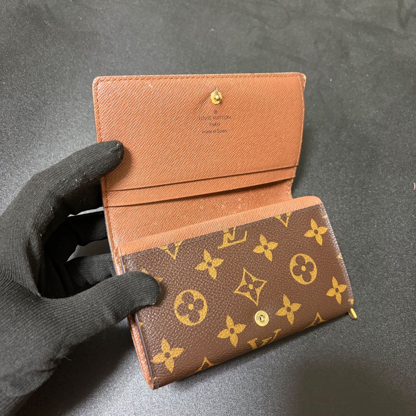a77 ポルトフォイユ トレゾール インターナショナル 新型 Louis