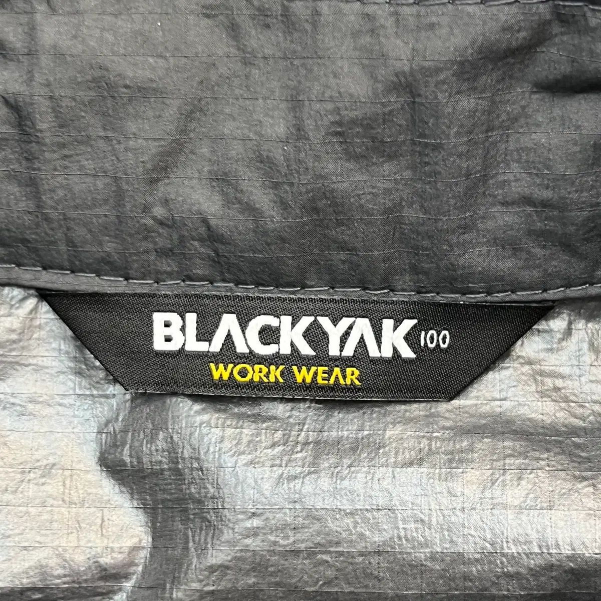 BLACK YAK ブラックヤク 防風 ウィンドブレーカー (100) BLACK YAK ブラックヤク 防風 ウィンドブレーカー (100)