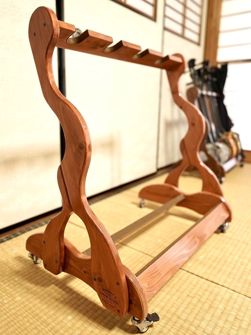 【限定１台】愛機を愛でる、贅沢な移動式特等席。手作り三味線スタンド「チークカラー」4丁掛け（キャスター付）