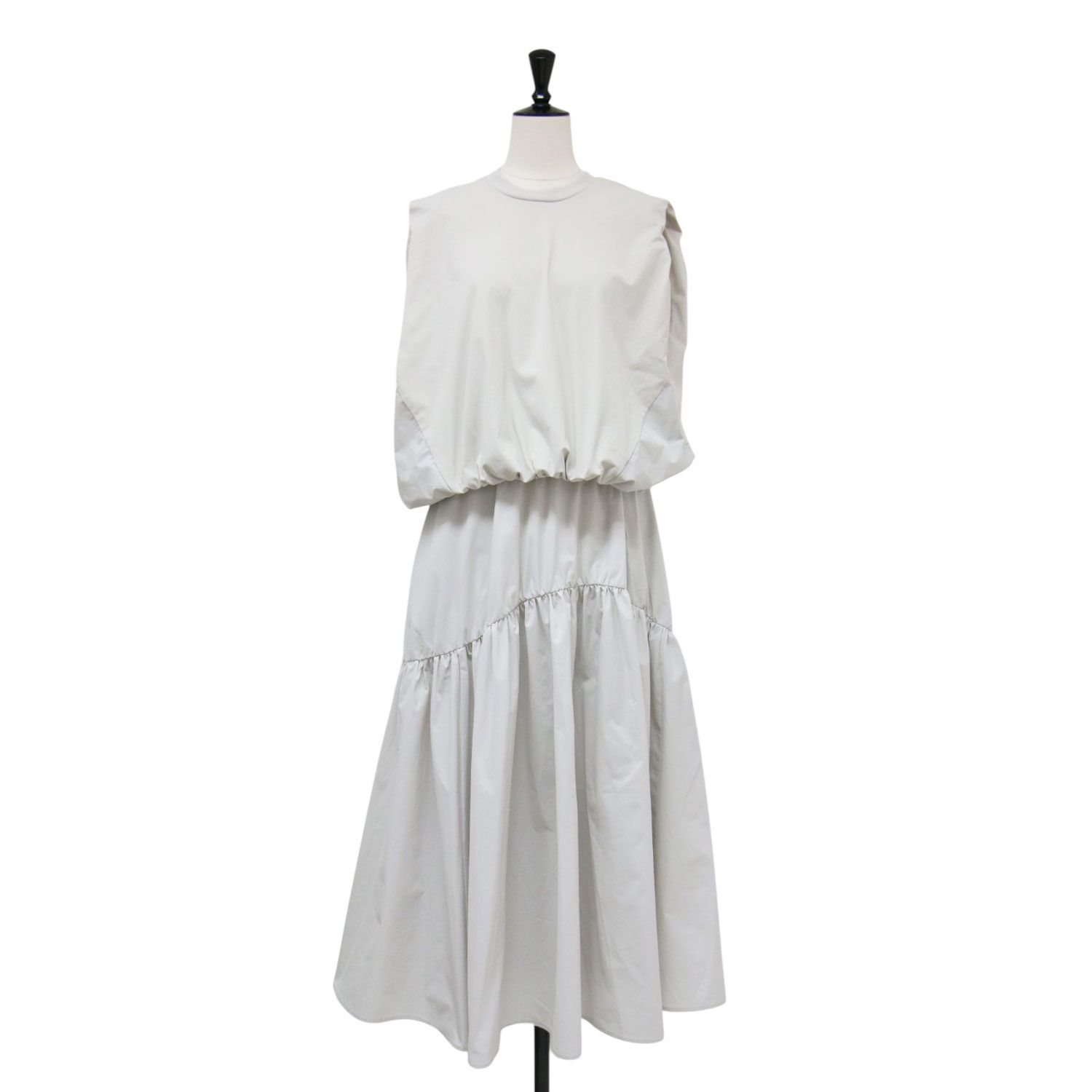 emmi エミ ワンピース アイボリー サイズ:0(S) | 24春夏 カットセットワンピース / セットアップ ノースリーブ クルーネック Aライン フレア ティアード ウエストゴム ウォッシャブル | トップス【レディース】【中古】