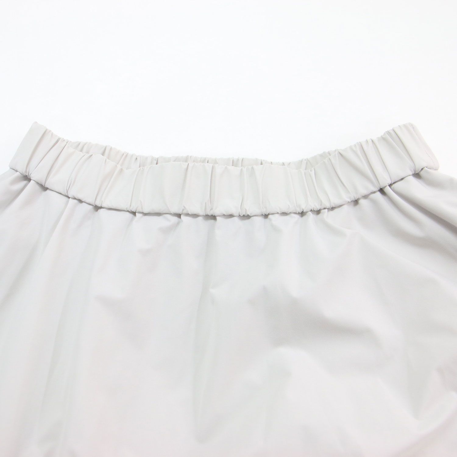 emmi エミ ワンピース アイボリー サイズ:0(S) | 24春夏 カットセットワンピース / セットアップ ノースリーブ クルーネック Aライン フレア ティアード ウエストゴム ウォッシャブル | トップス【レディース】【中古】