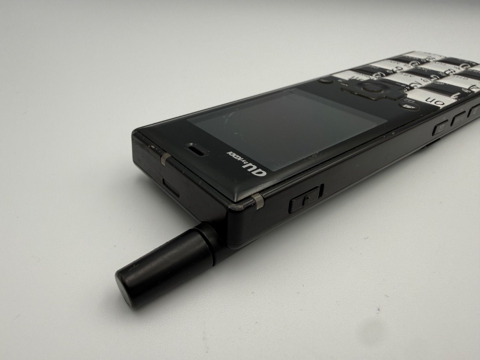 au ガラケー 初代 INFOBAR ICHIMATSU 市松 黒 ブラック 携帯電話 廃盤 レア ヴィンテージ コレクション au ガラケー 初代 INFOBAR ICHIMATSU 市松 黒 ブラック 携帯電話 廃盤 レア ヴィンテージ コレクション