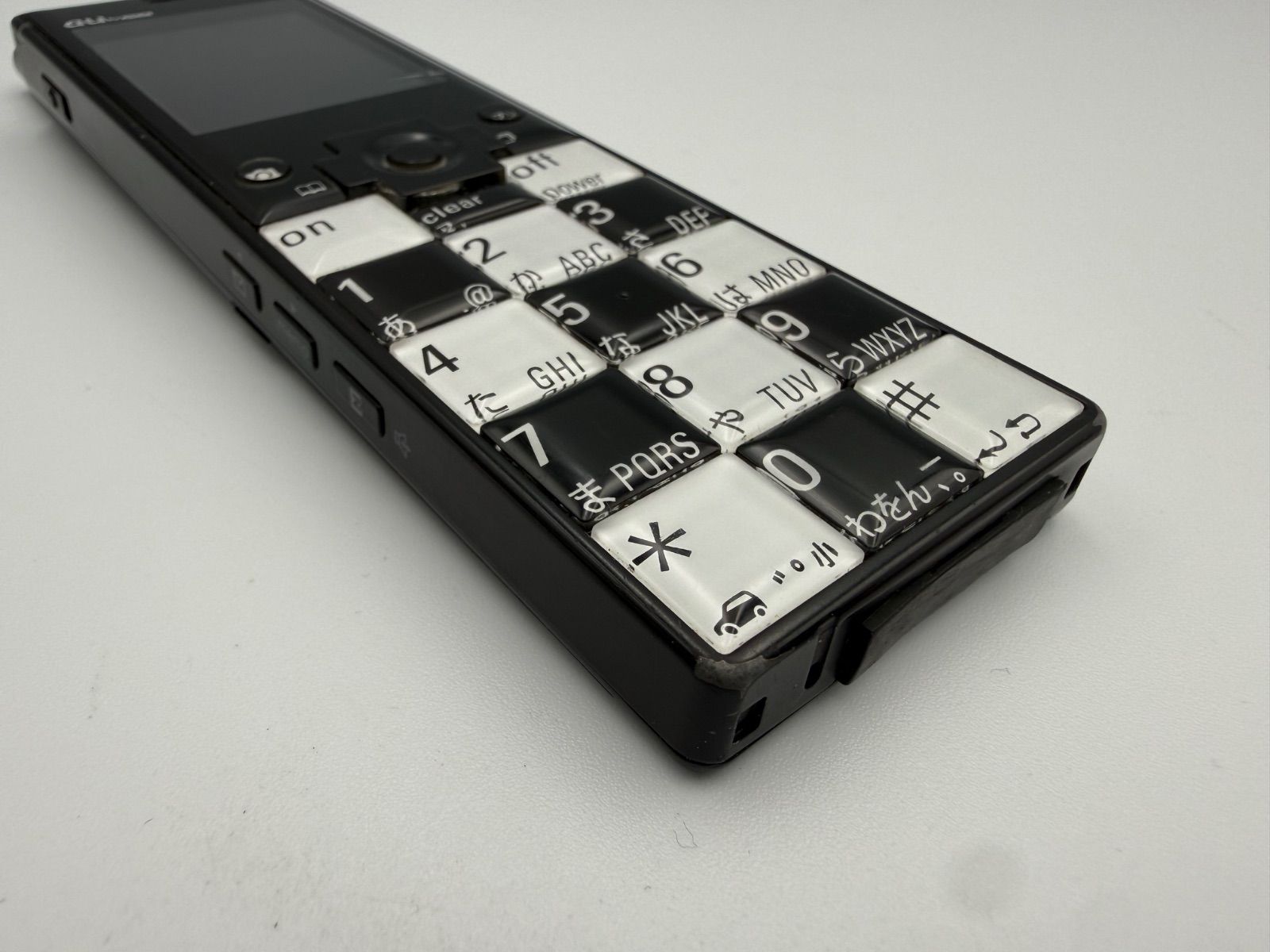au ガラケー 初代 INFOBAR ICHIMATSU 市松 黒 ブラック 携帯電話 廃盤 レア ヴィンテージ コレクション au ガラケー 初代 INFOBAR ICHIMATSU 市松 黒 ブラック 携帯電話 廃盤 レア ヴィンテージ コレクション
