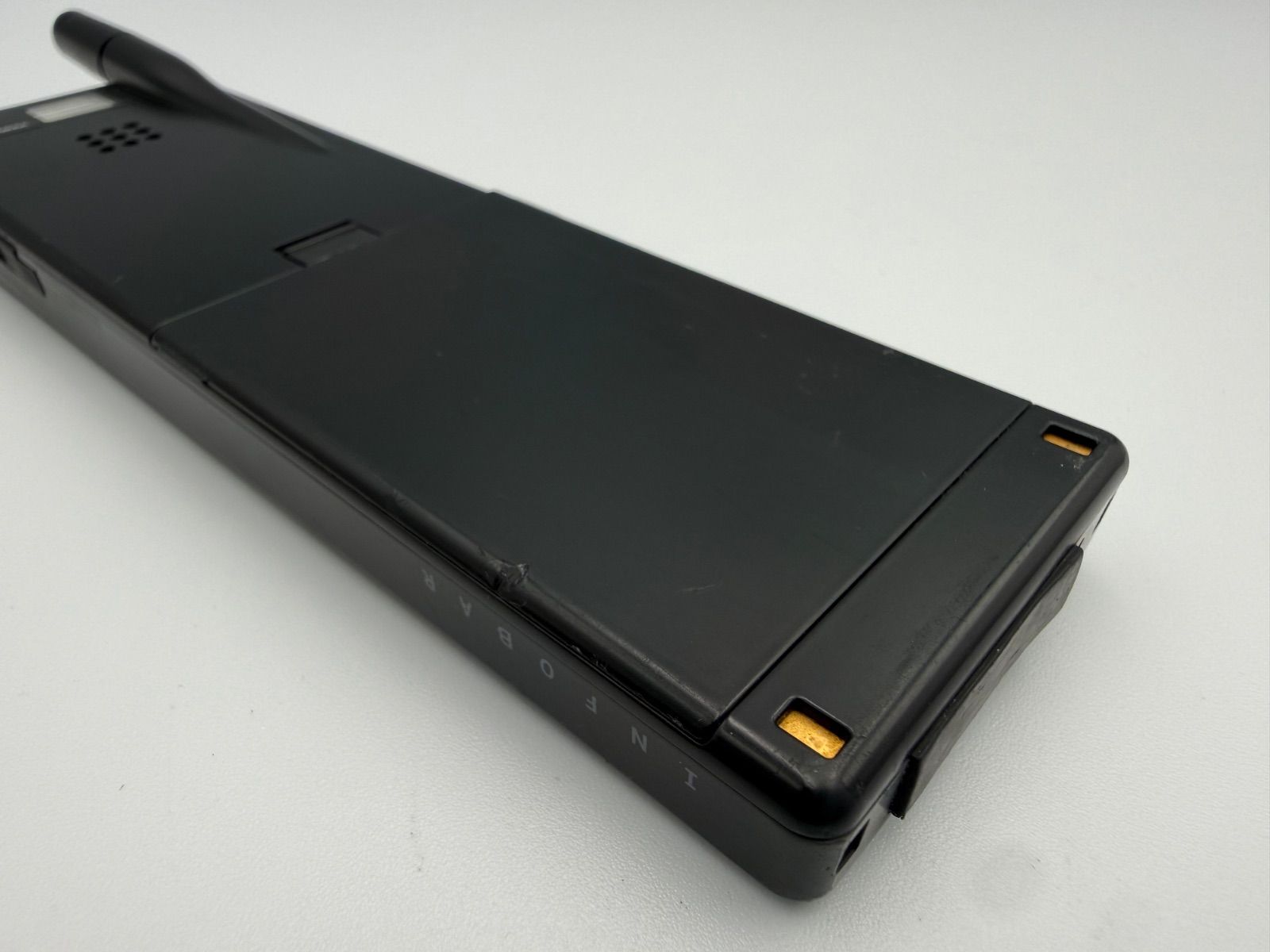 au ガラケー 初代 INFOBAR ICHIMATSU 市松 黒 ブラック 携帯電話 廃盤 レア ヴィンテージ コレクション au ガラケー 初代 INFOBAR ICHIMATSU 市松 黒 ブラック 携帯電話 廃盤 レア ヴィンテージ コレクション