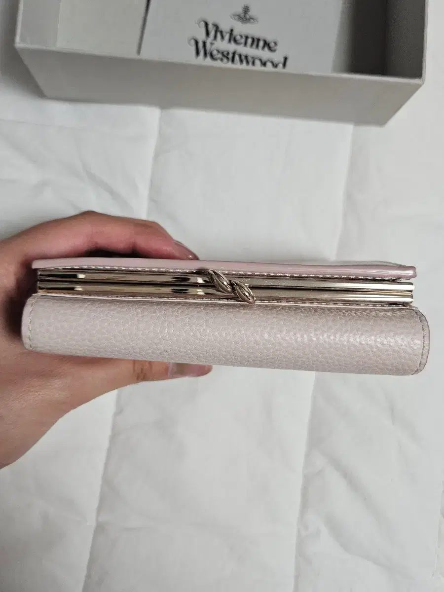 (新商品) VIVIENNE WESTWOOD ヴィヴィアン・ウエストウッド ピンク ゴールド 財布 日本限定 (新商品) VIVIENNE WESTWOOD ヴィヴィアン・ウエストウッド ピンク ゴールド 財布 日本限定