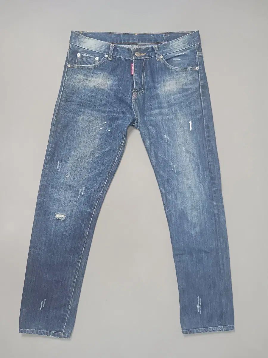 32 DSQUARED2 ルーキースリムジーンズ
