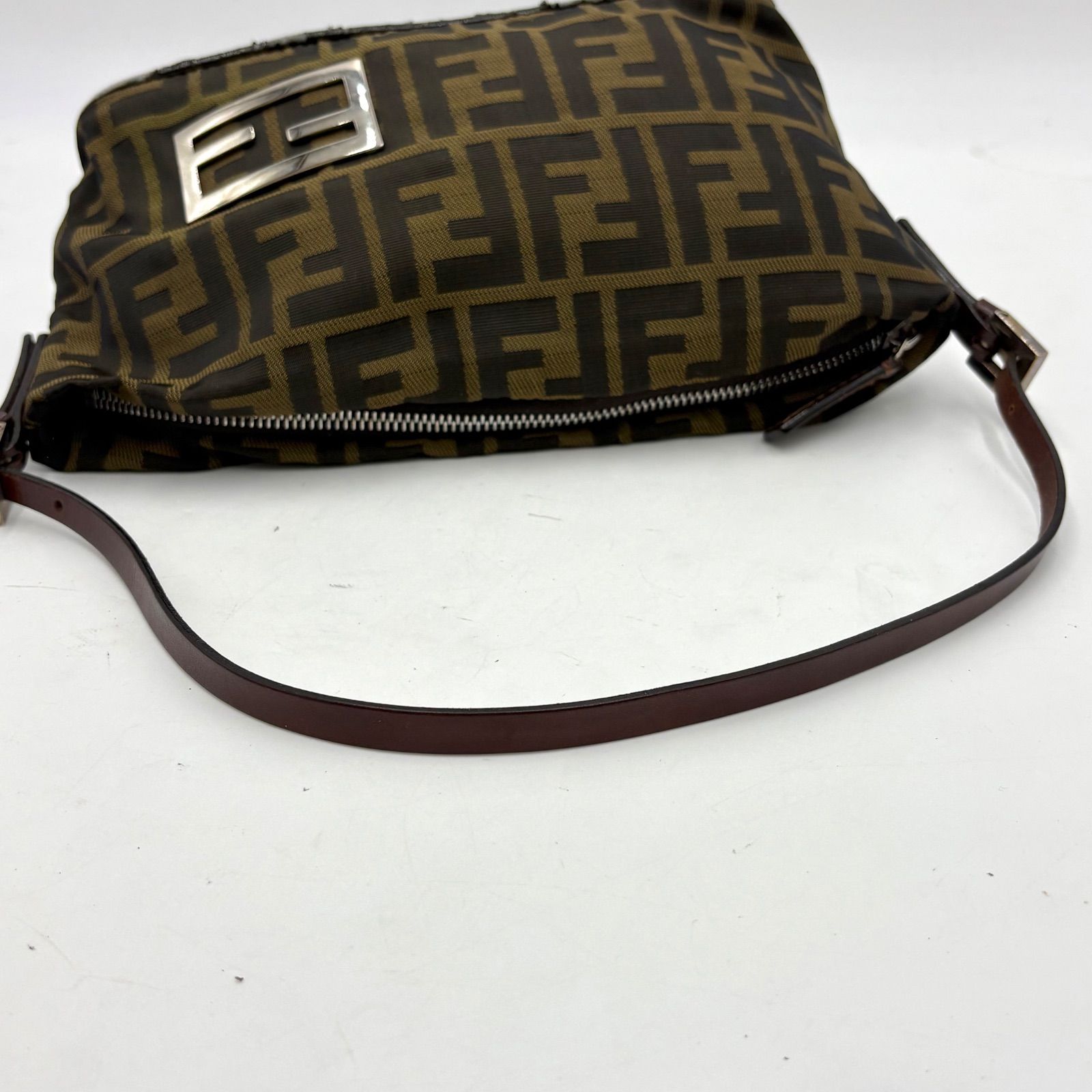 FENDI フェンディ FF金具 ズッカ柄 アクセサリーポーチ ハンドバッグ