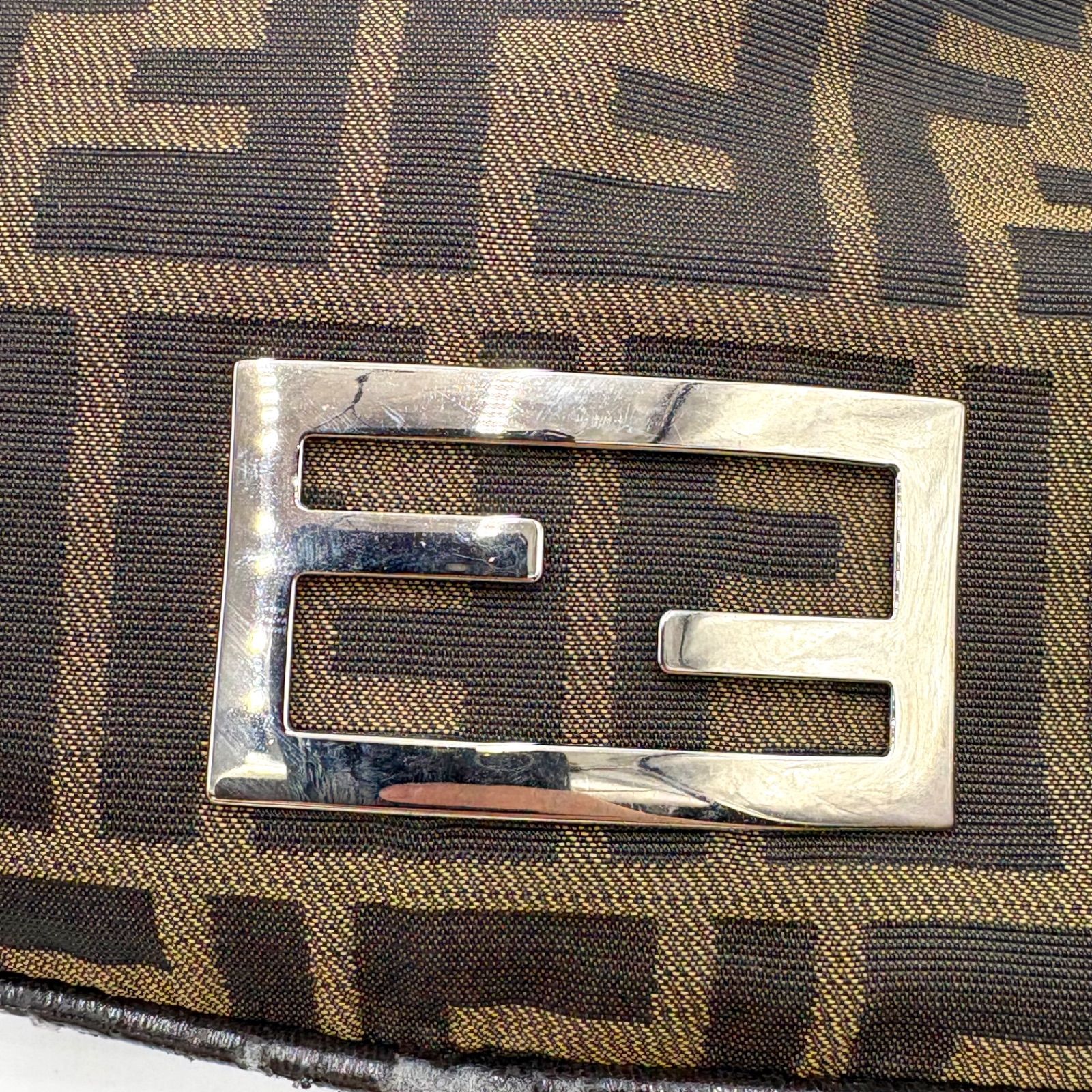 FENDI フェンディ FF金具 ズッカ柄 アクセサリーポーチ ハンドバッグ