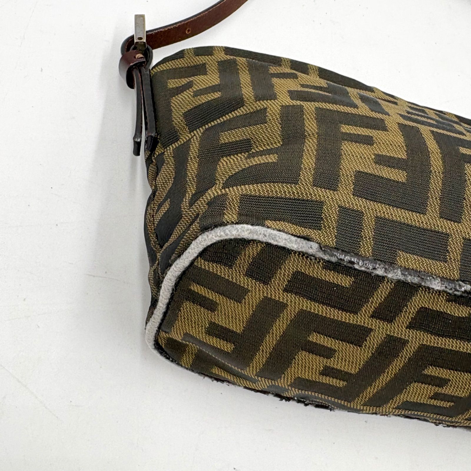 FENDI フェンディ FF金具 ズッカ柄 アクセサリーポーチ ハンドバッグ 