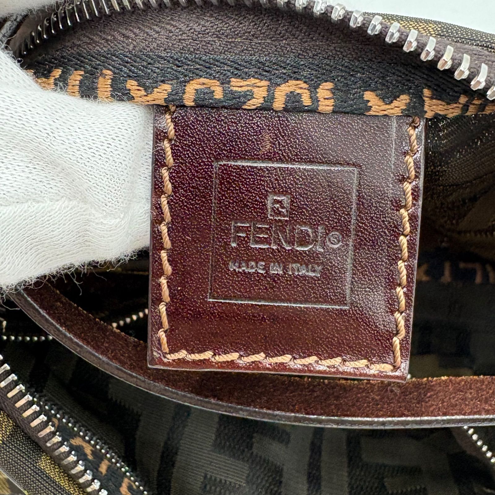FENDI フェンディ FF金具 ズッカ柄 アクセサリーポーチ ハンドバッグ