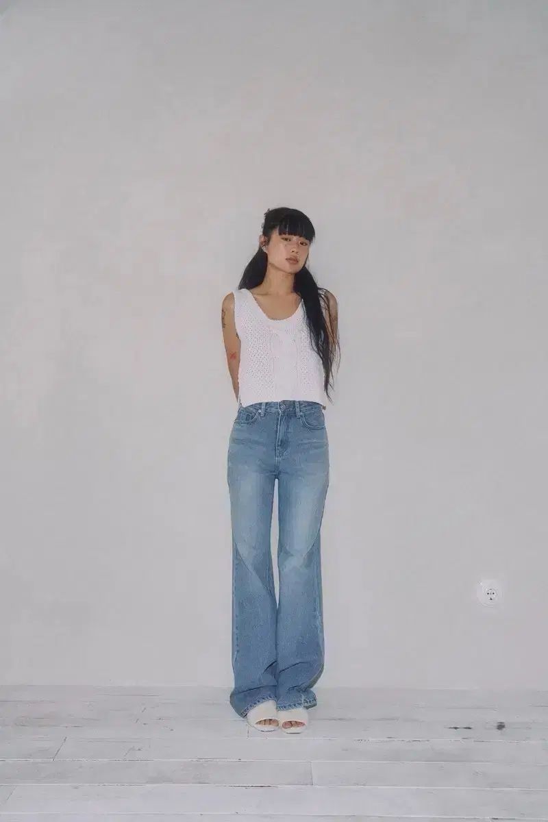 スムースムード ブーツカット デニムパンツ