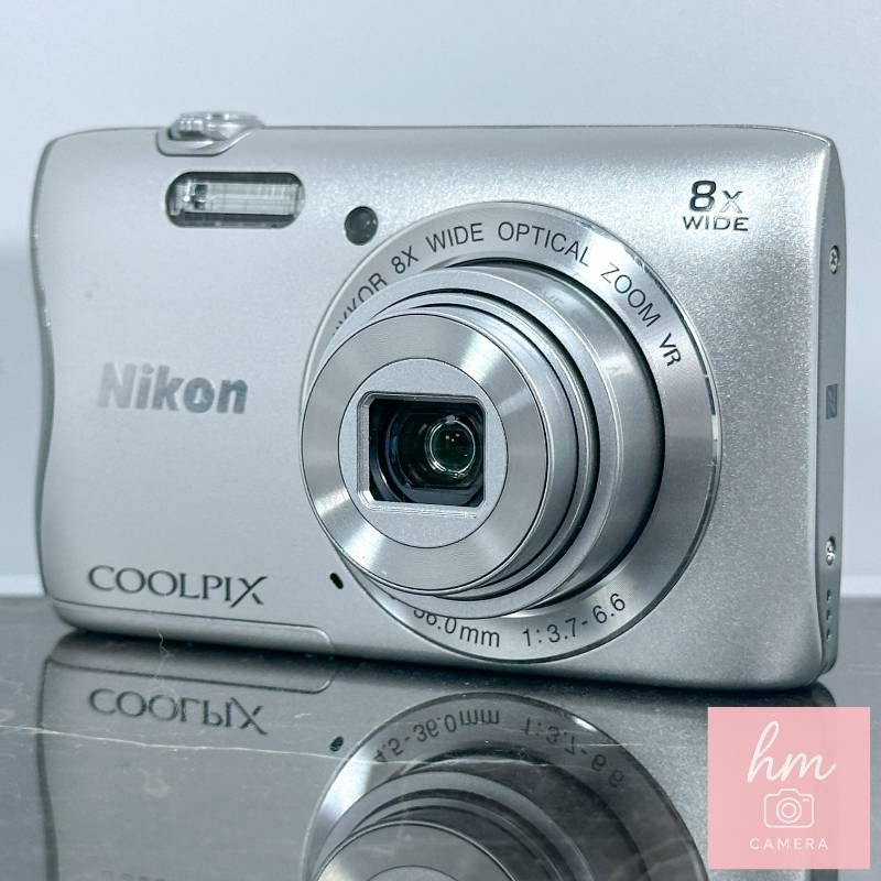 【美品】Nikon COOLPIX S3700 シルバー 2005万画素 光学8倍ズーム 広角25mm Wi-Fi NFC ベストフェイスモード コンパクトデジタルカメラ ニコン クールピクス