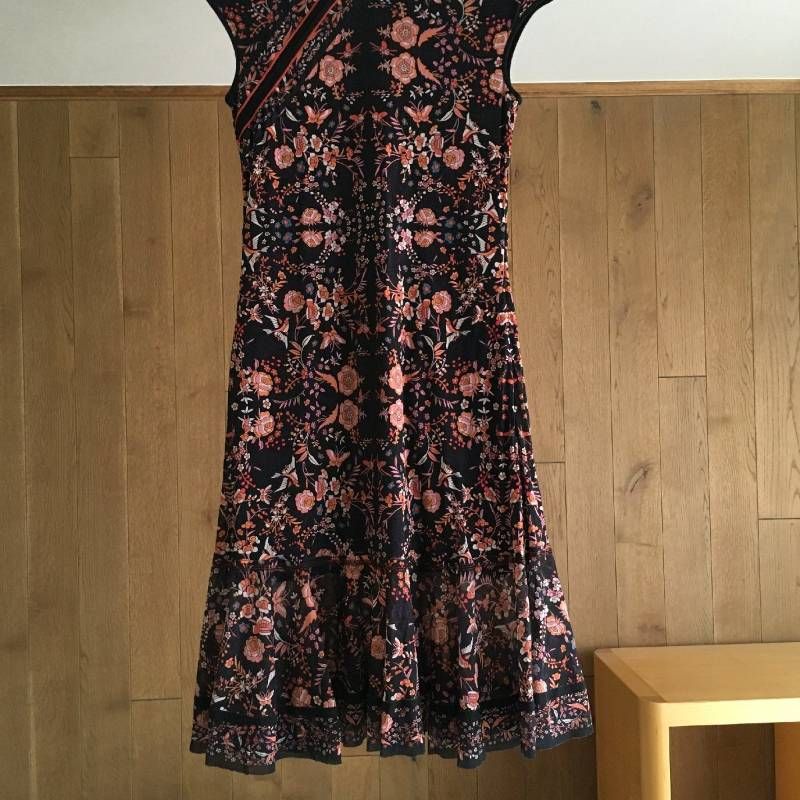 ​美品 VIVIENNE TAM パワーネット チャイナワンピース 幾何学模様 極美品 VIVIENNE TAM(ヴィヴィアンタム パワーネット ワンピース40
