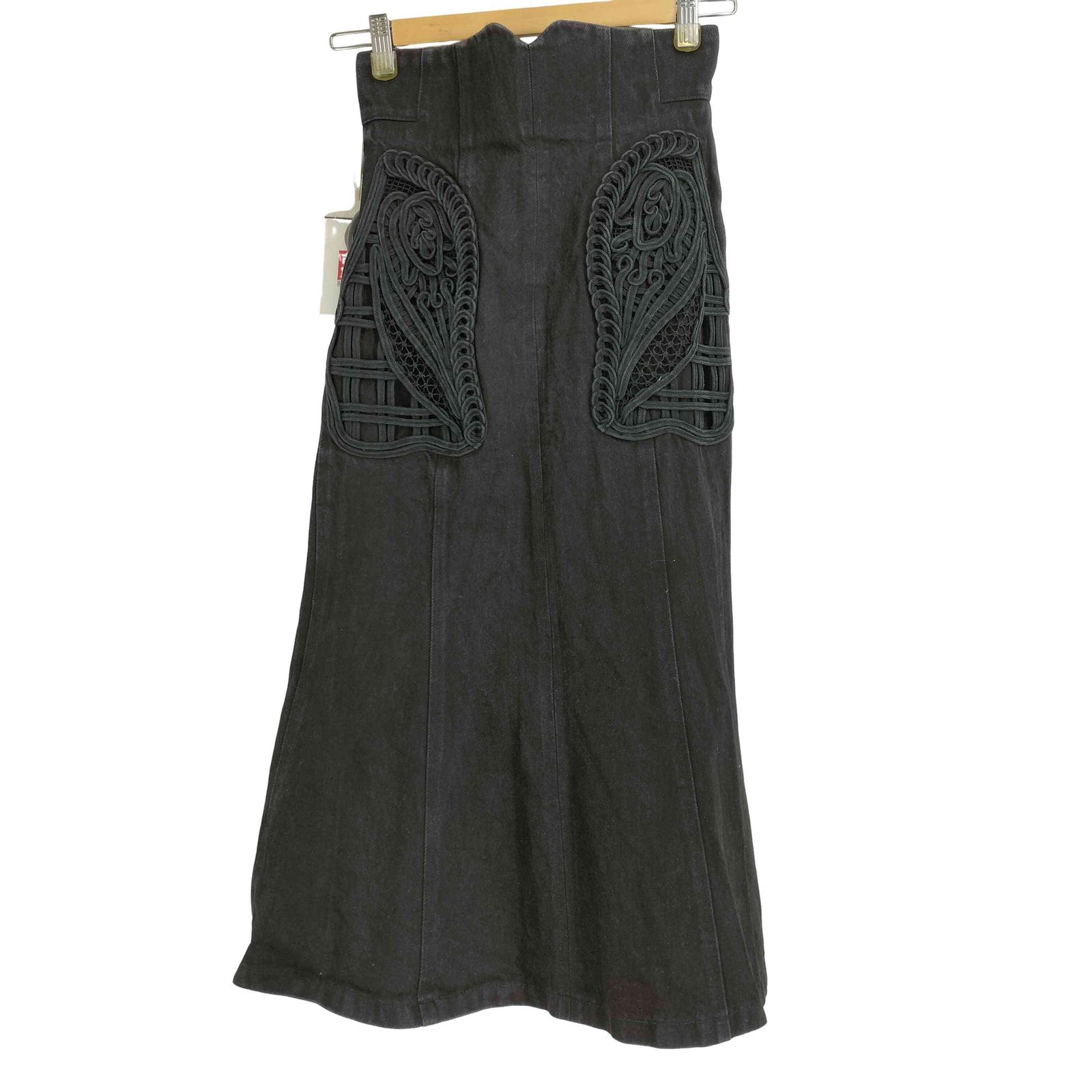 マメクロゴウチ Mame Kurogouchi Cord Embroidery Detail Denim Skirt