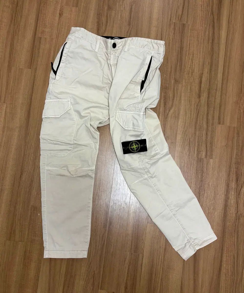 Stone Island ロゴ パッチ カーゴ パンツ