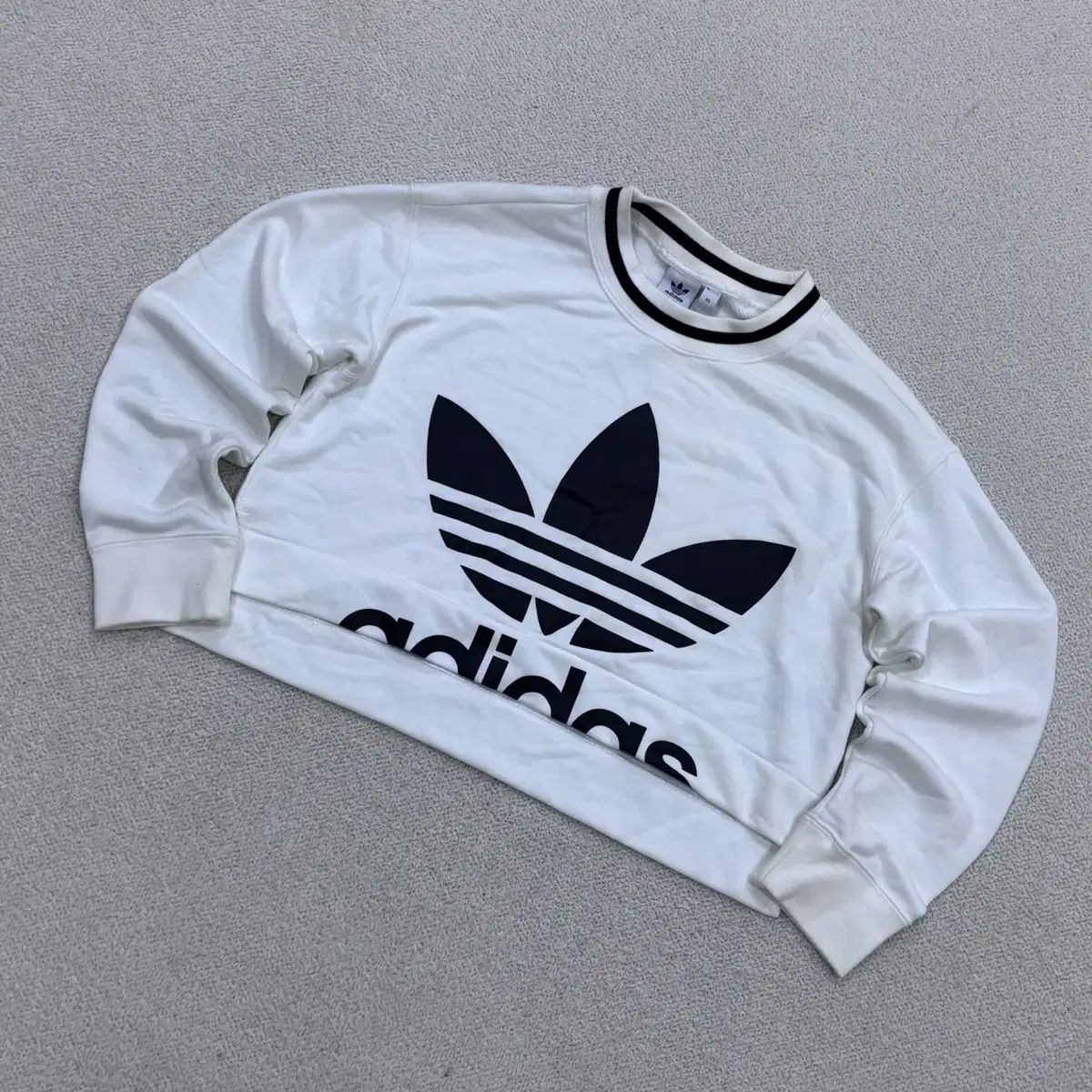 XS アディダス レディース オリジナルス クロップド スウェット シャツ 0526E