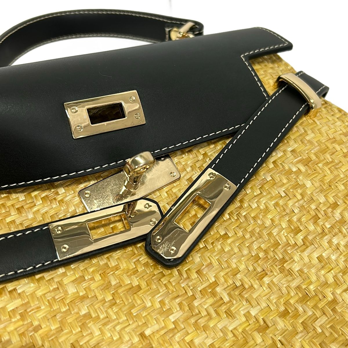 GIANNI NOTARO(ジャンニノターロ) ハンドバッグ美品 - 黒×ベージュ 