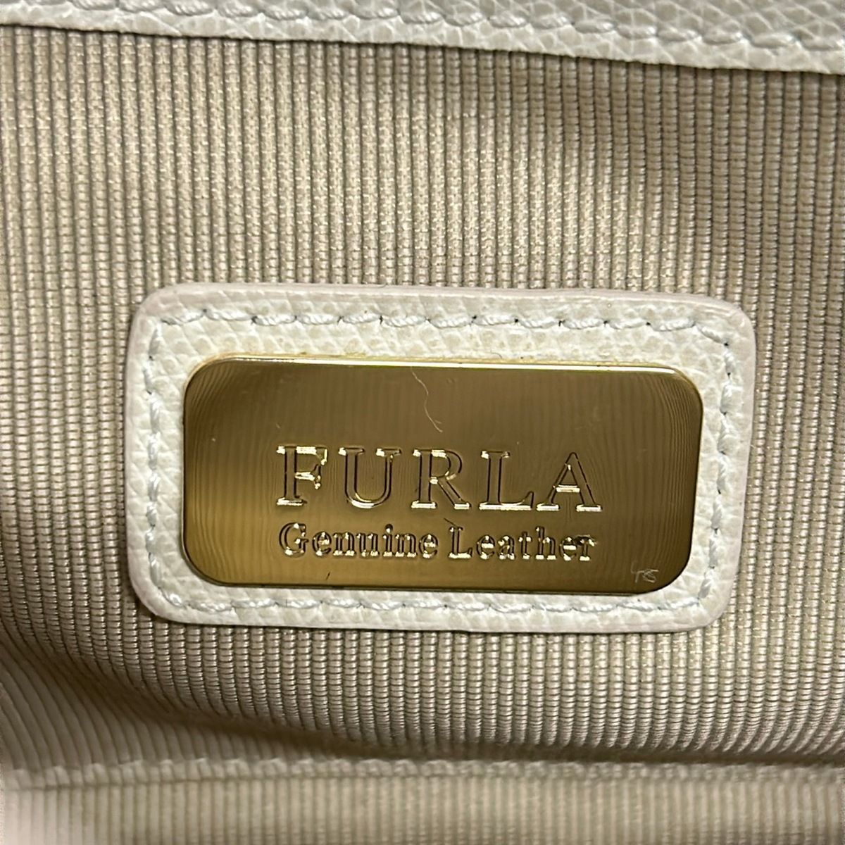 FURLA(フルラ) ショルダーバッグ メトロポリス 白 チェーンショルダー レザー