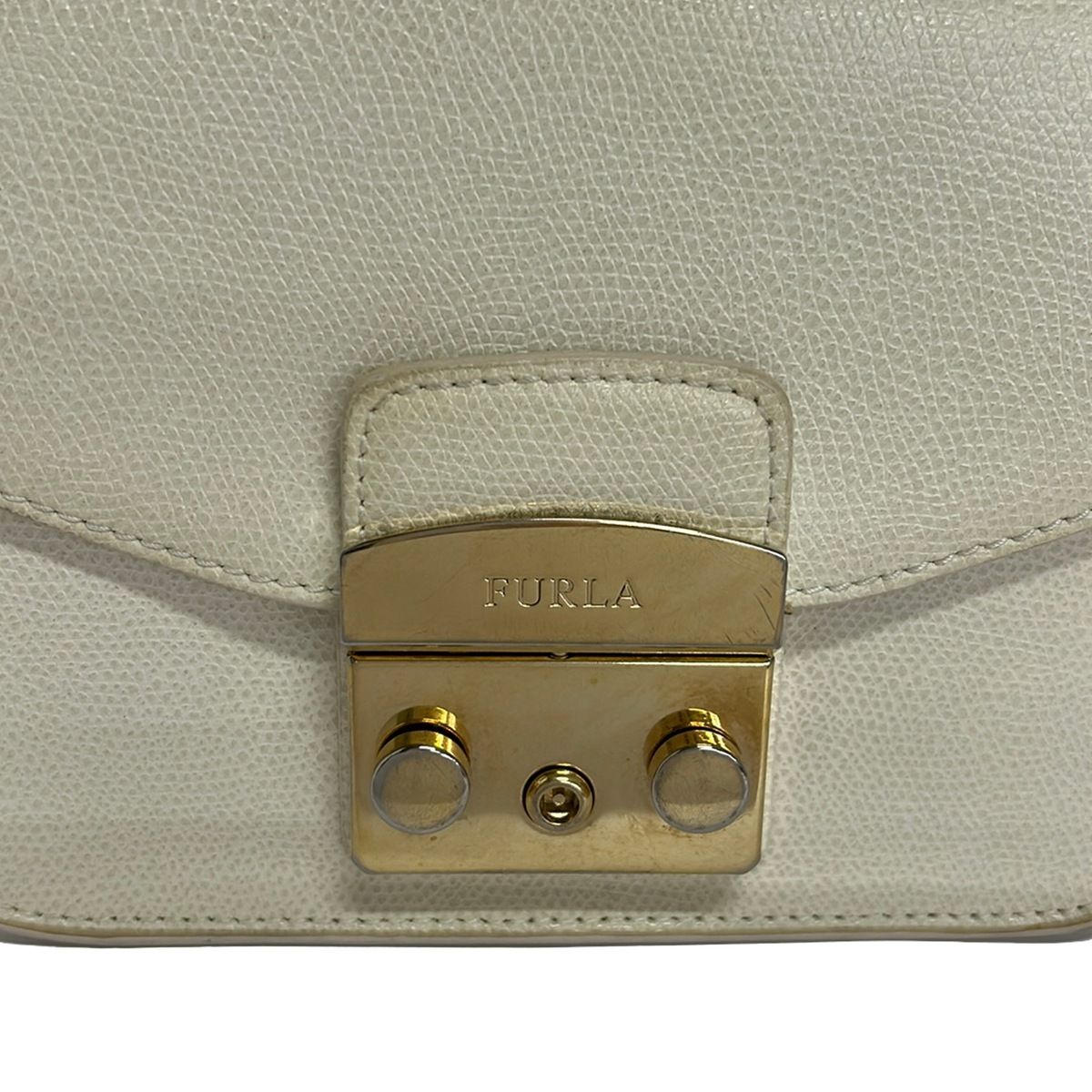 FURLA(フルラ) ショルダーバッグ メトロポリス 白 チェーンショルダー レザー