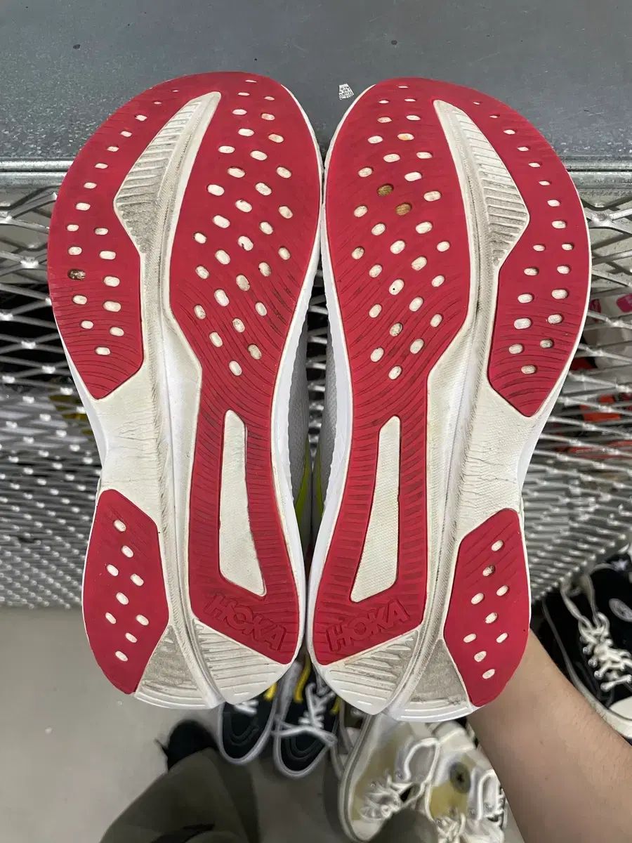 HOKA ONE ONE マッハ6 ホワイト ニンバス クラウド 260
