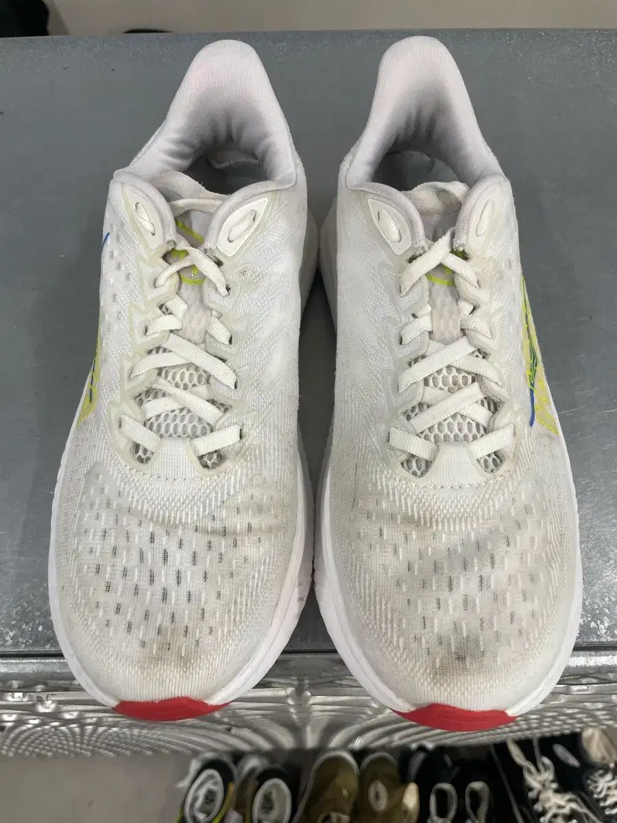 HOKA ONE ONE マッハ6 ホワイト ニンバス クラウド 260