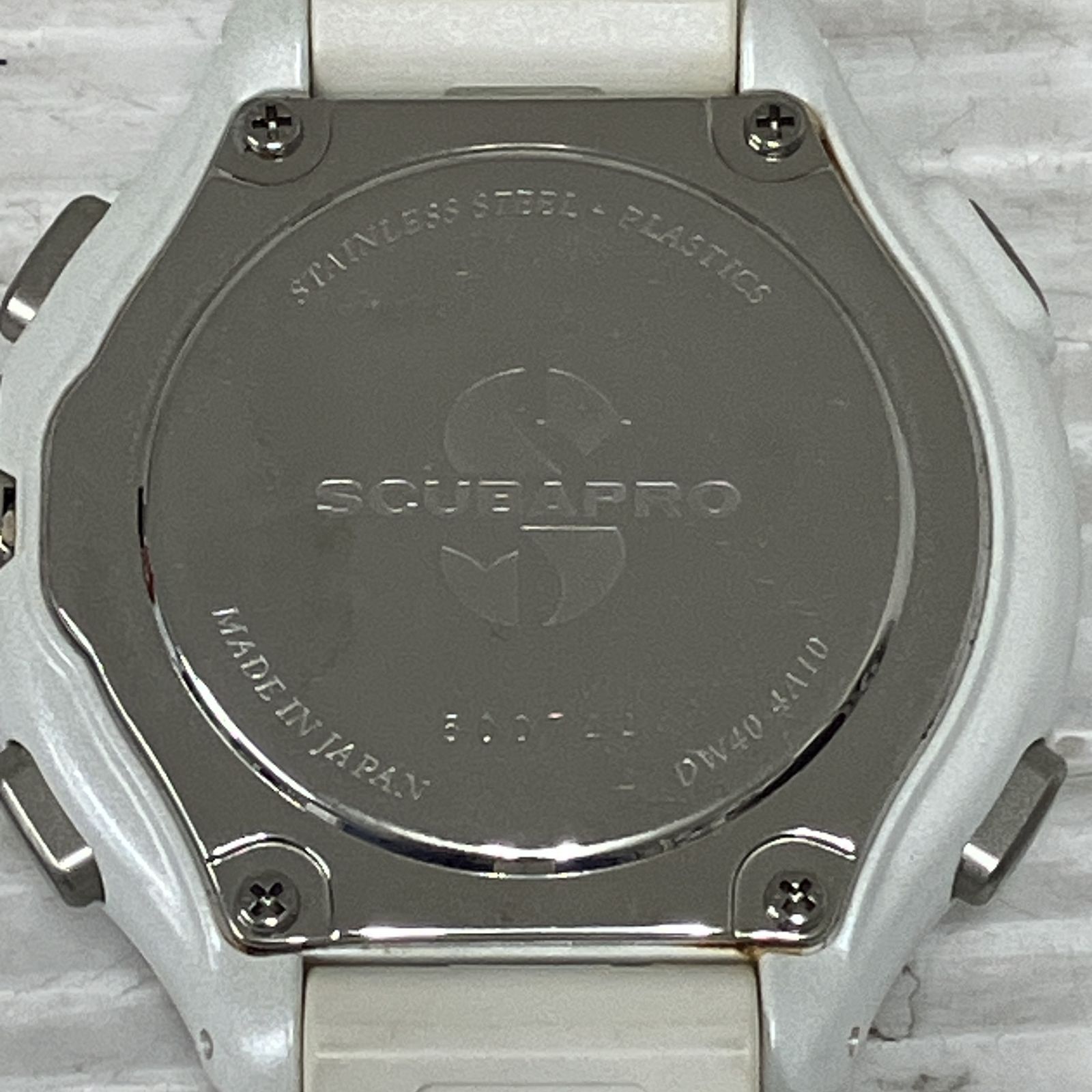 SCUBAPRO Xtender Quattro DW40-4A10 ホワイト ダイブコンピュータ