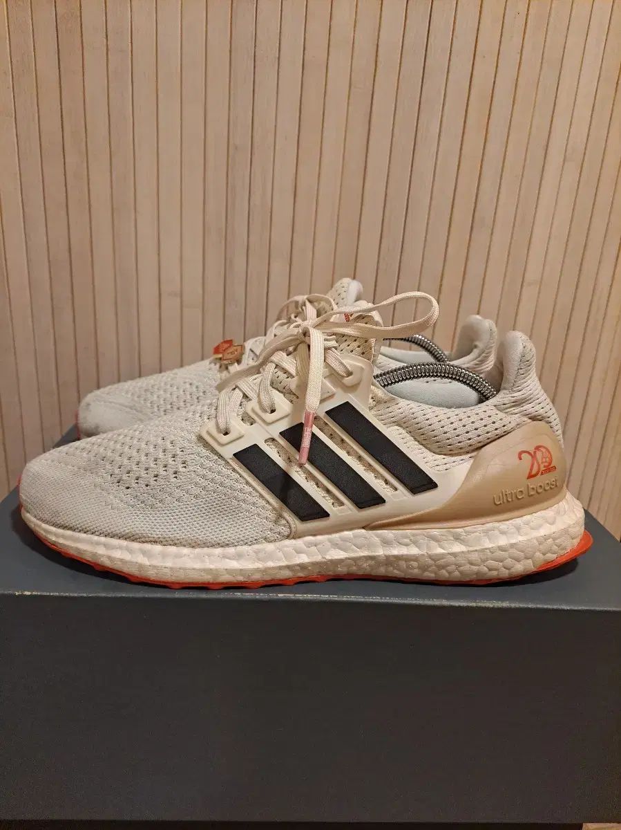 adidas ウルトラブースト フィーバーノヴァ SEOUL ソウル スニーカー 265サイズ