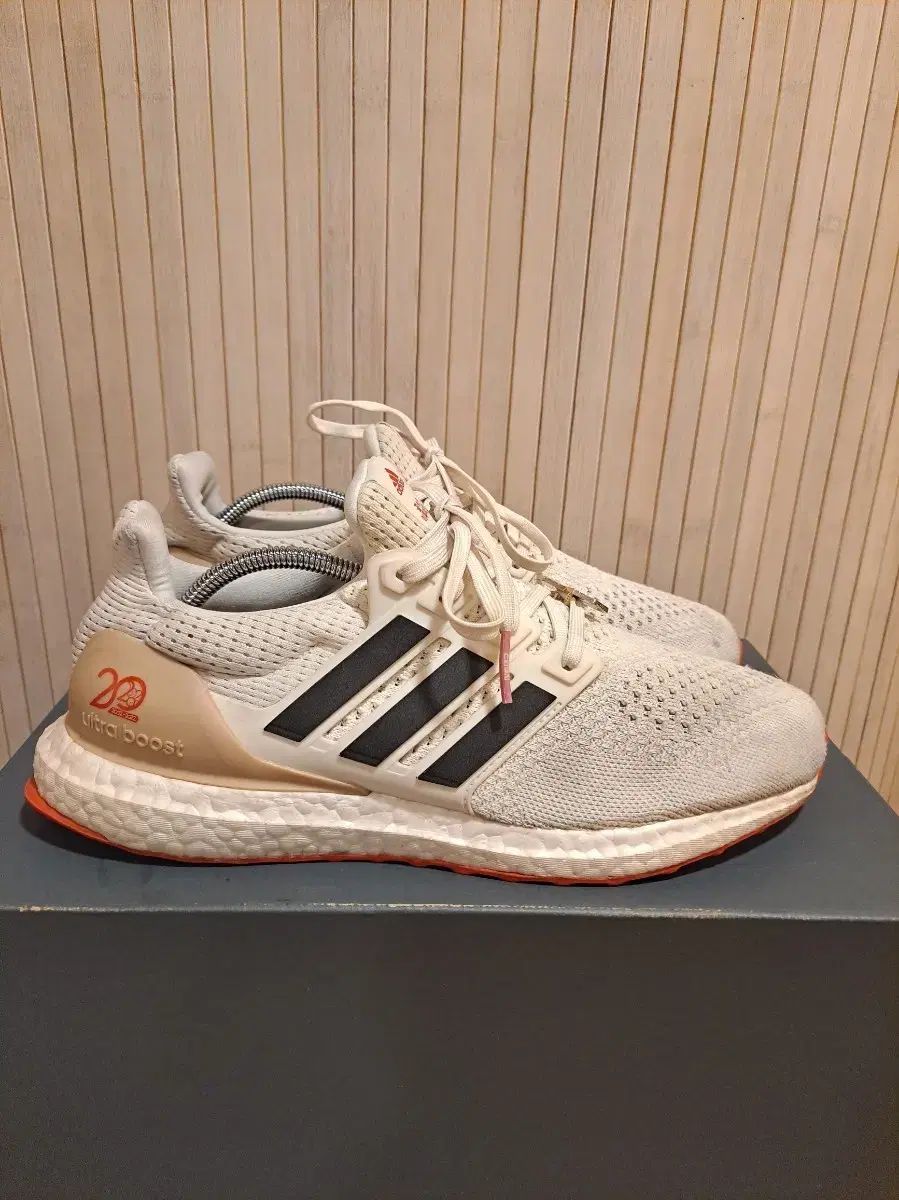 adidas ウルトラブースト フィーバーノヴァ SEOUL ソウル スニーカー 265サイズ