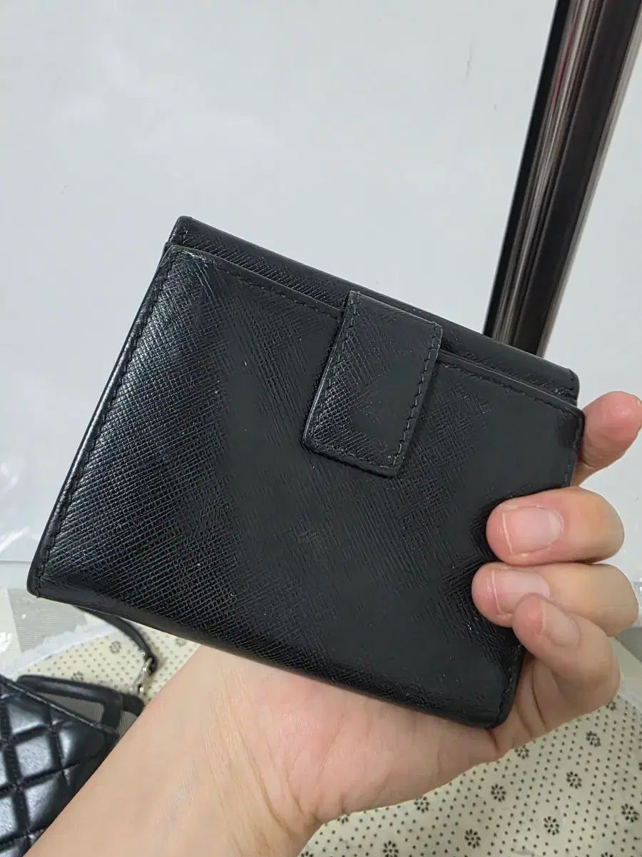 FERRAGAMO フェラガモ ブラック 二つ折り財布 FERRAGAMO フェラガモ ブラック 二つ折り財布