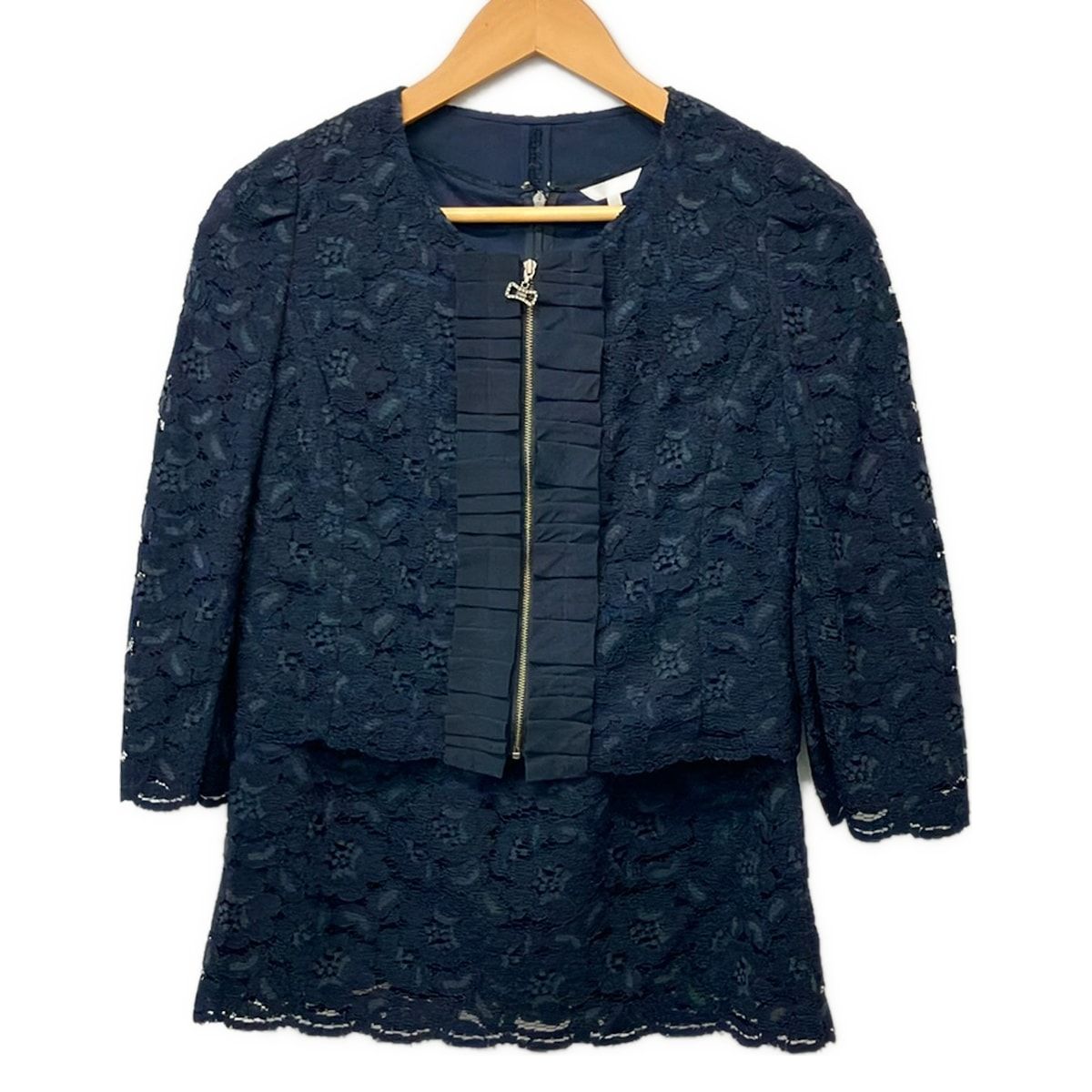TO BE CHIC(トゥービーシック) ジャケット レディース美品 - ネイビー 長袖/レース/フラワー(花)/ジップアップ/春/秋