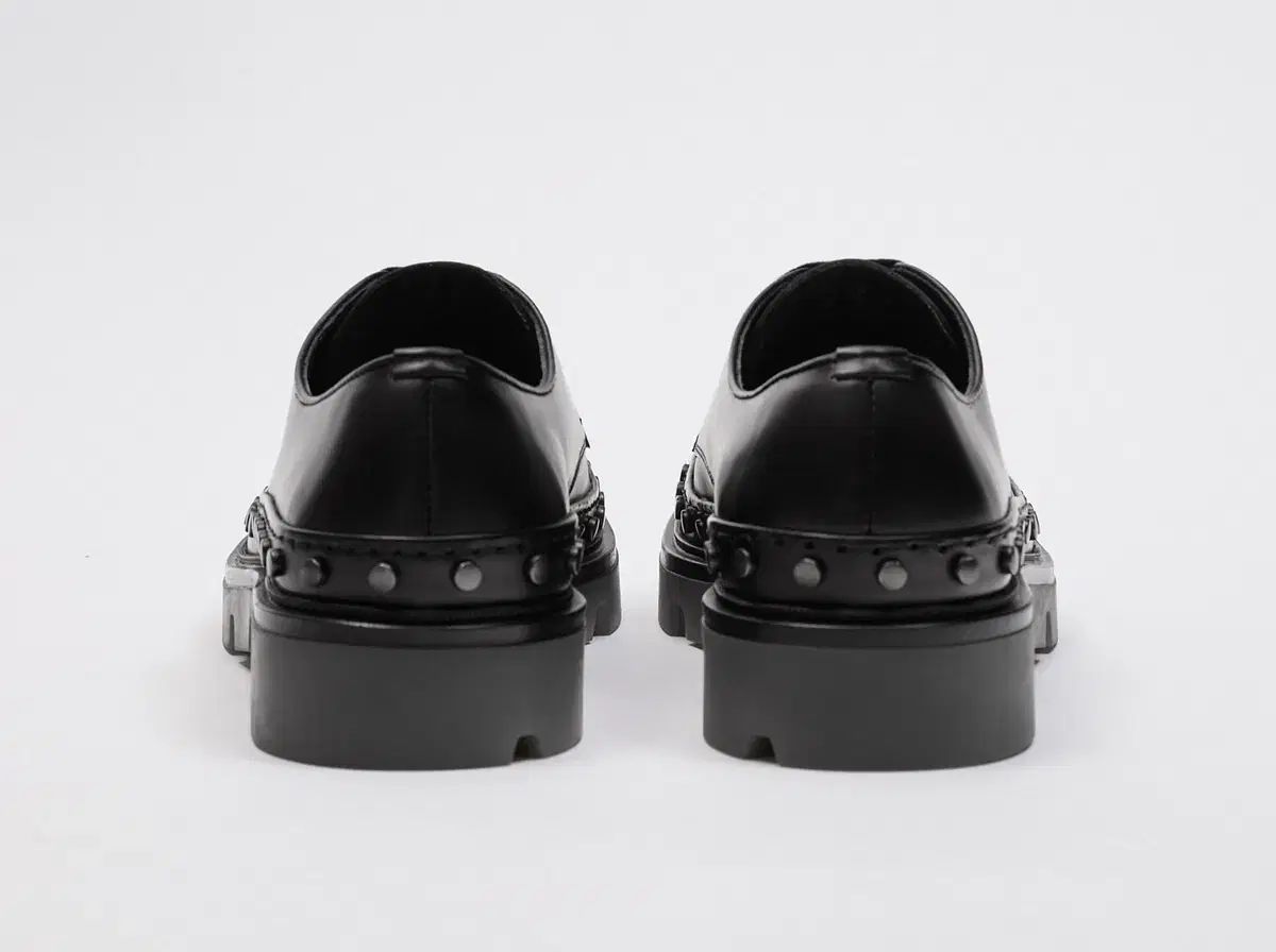 270 ザラ ZARA スタッズ ダービーシューズ リミテッドエディション 新品