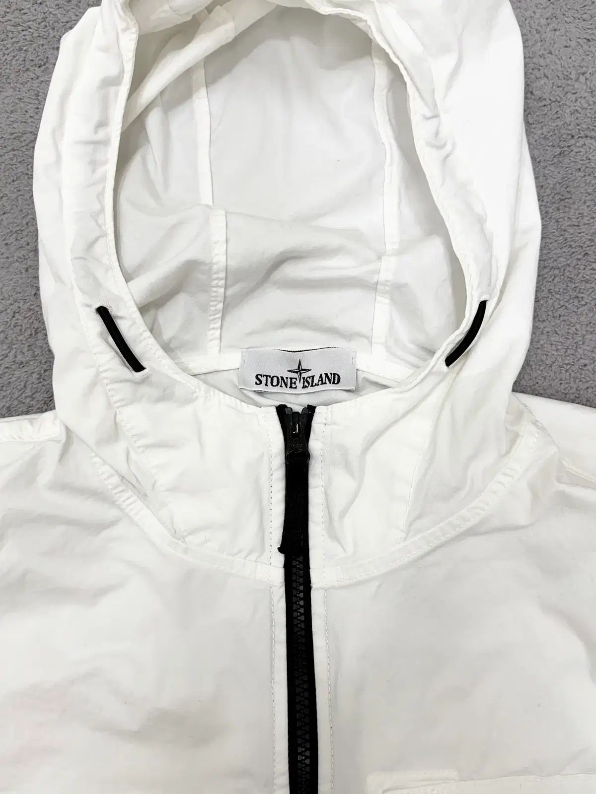 Sサイズ *正規品* STONE ISLAND ストーンアイランド スーピマコットン ウィンドブレーカー Sサイズ *正規品* STONE ISLAND ストーンアイランド スーピマコットン ウィンドブレーカー