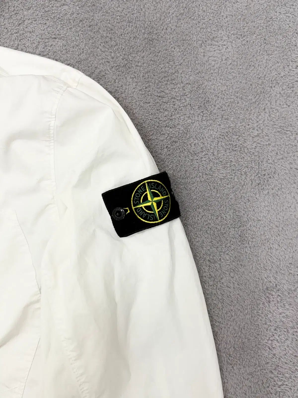 Sサイズ *正規品* STONE ISLAND ストーンアイランド スーピマコットン ウィンドブレーカー Sサイズ *正規品* STONE ISLAND ストーンアイランド スーピマコットン ウィンドブレーカー