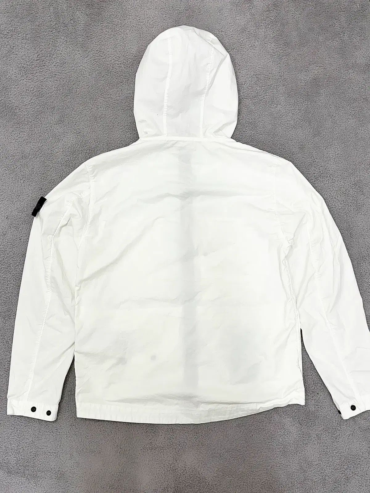 Sサイズ *正規品* STONE ISLAND ストーンアイランド スーピマコットン ウィンドブレーカー Sサイズ *正規品* STONE ISLAND ストーンアイランド スーピマコットン ウィンドブレーカー