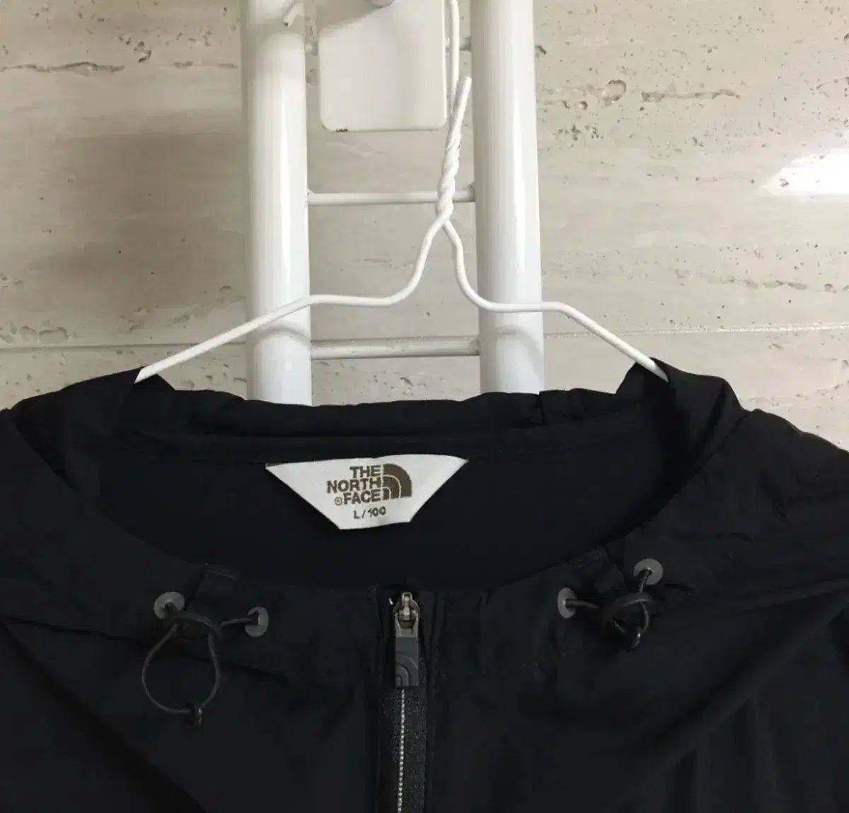 THE NORTH FACE ザノースフェイス ブラック フード ウィンドブレーカー