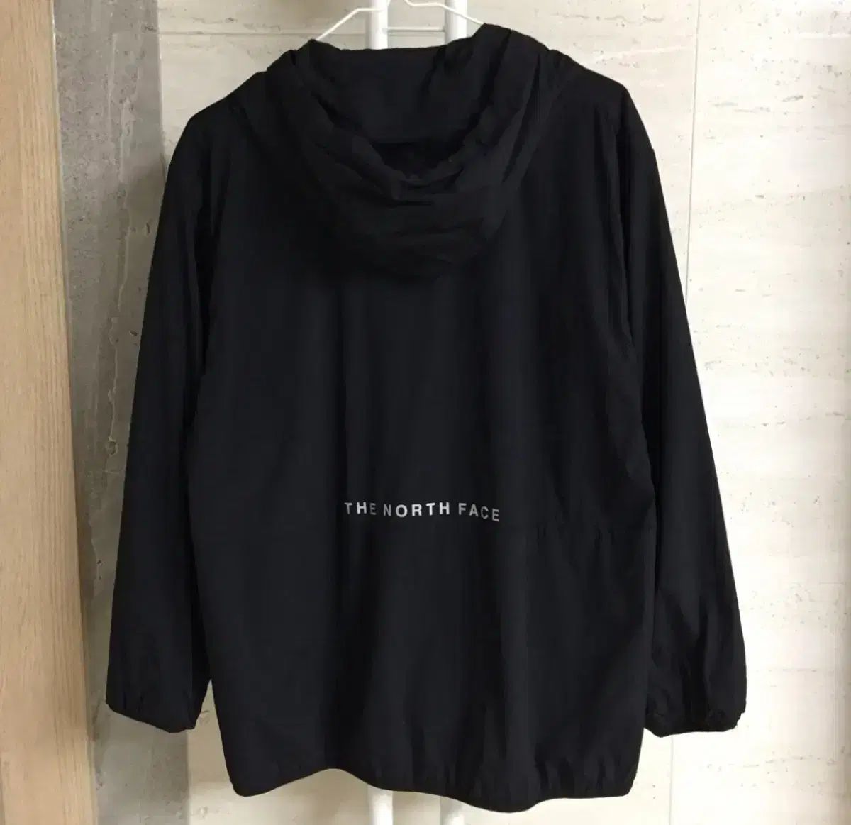 THE NORTH FACE ザノースフェイス ブラック フード ウィンドブレーカー