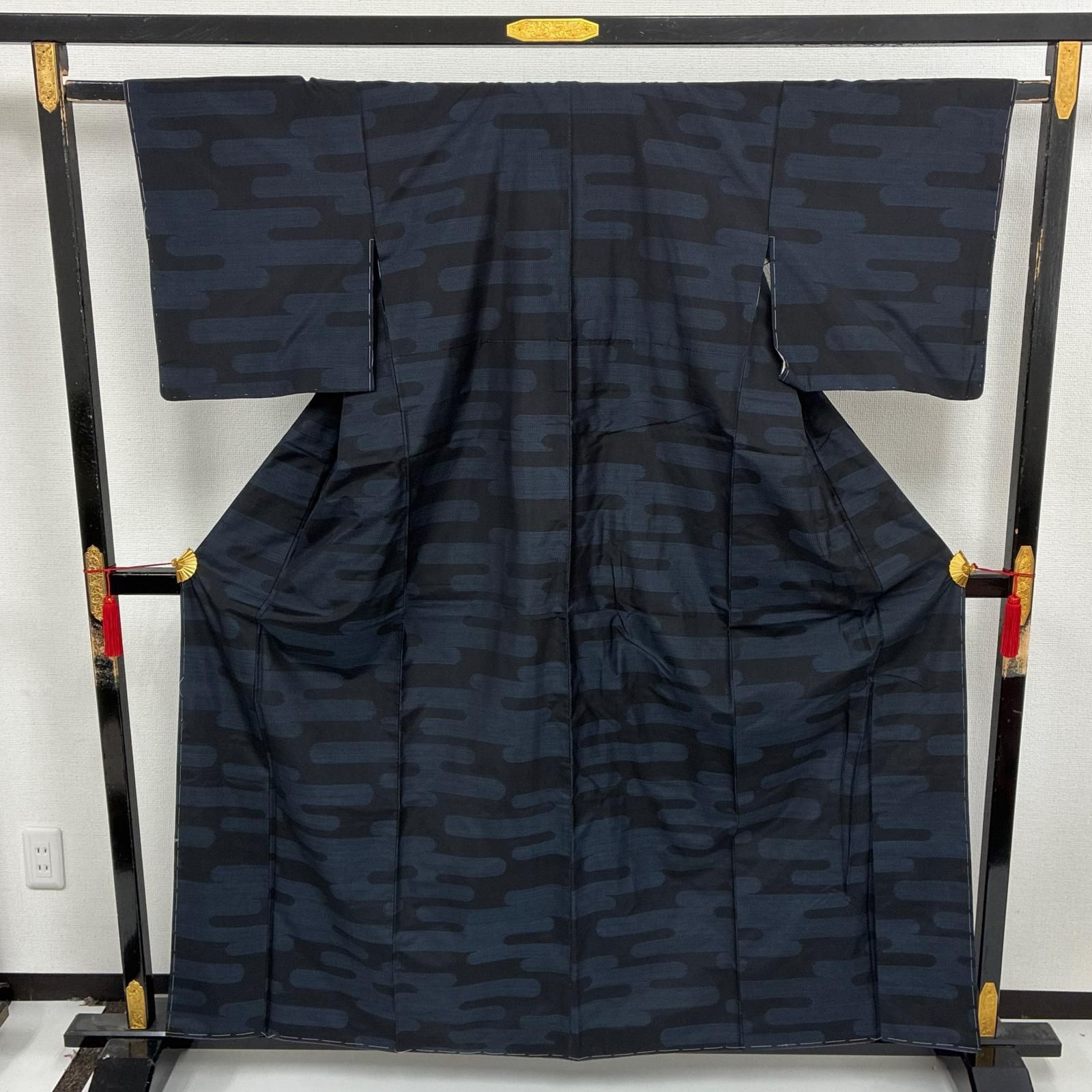 本場大島紬 泥藍染 素敵な絣柄 正絹 着物 MK-9009 - メルカリ