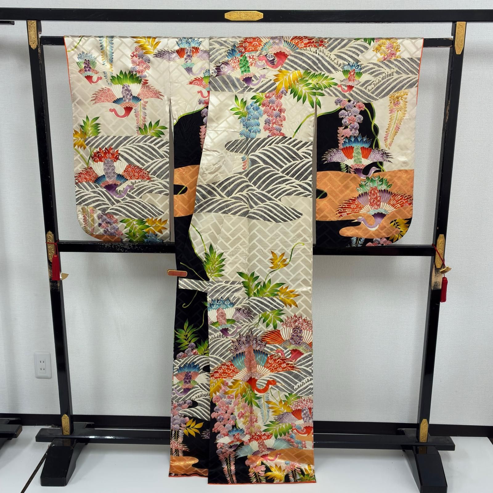 振袖 裄67.5 正絹 金駒刺繍 美しい染め 花に鳥 袷 着物 MK-9047 - メルカリ