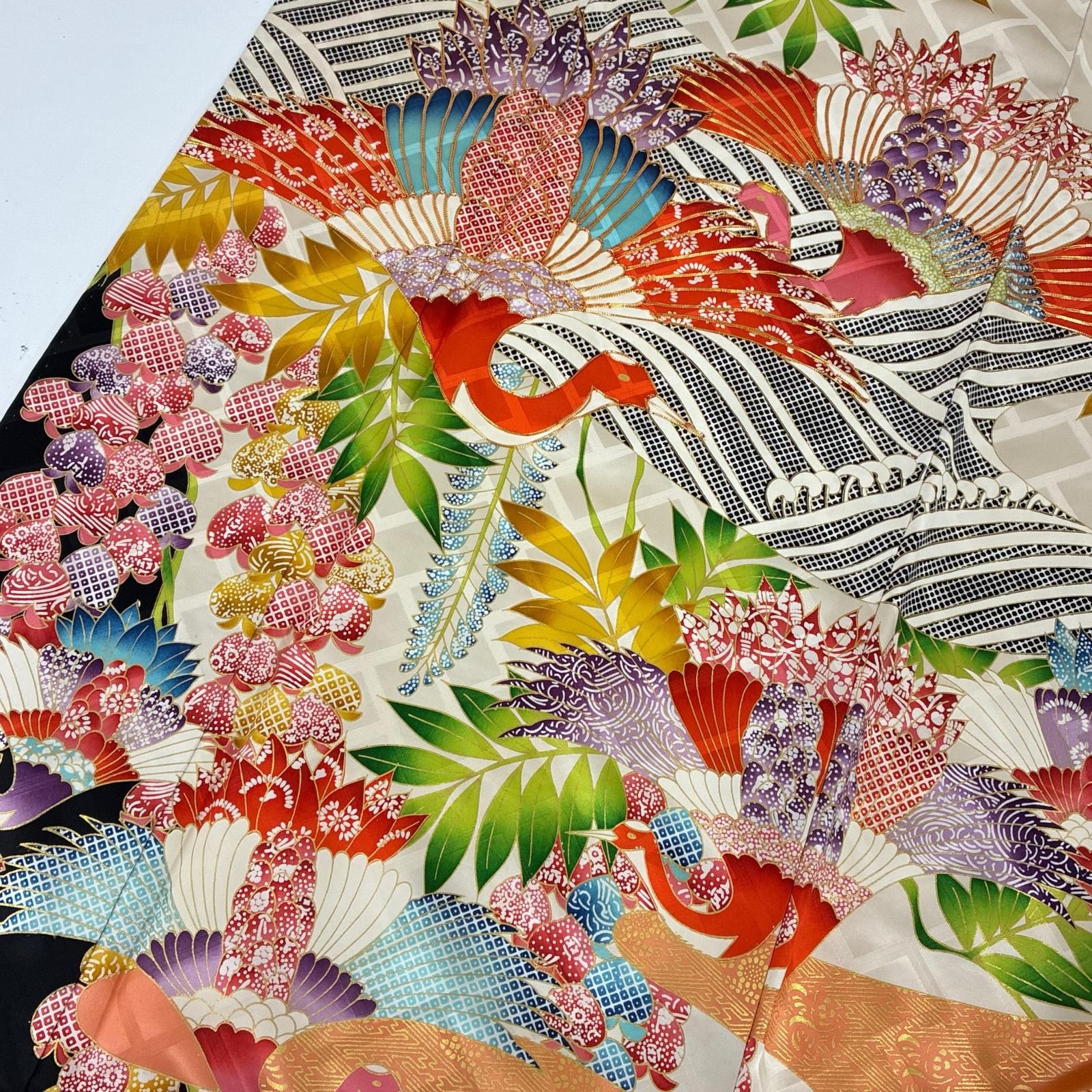 振袖 裄67.5 正絹 金駒刺繍 美しい染め 花に鳥 袷 着物 MK-9047 - メルカリ 振袖 裄67.5 正絹 金駒刺繍 美しい染め 花に鳥 袷 着物 MK-9047 - メルカリ